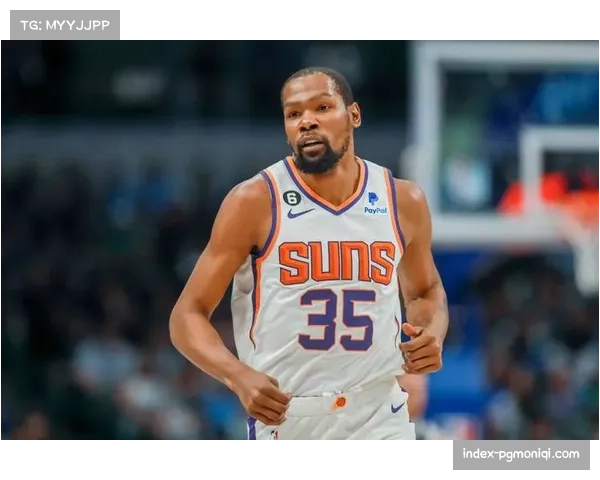 杜兰特邀请美女记者看球吃饭是出于真心还是背后有炒作意图 杜兰特邀请美女记者看球吃饭是出于真心还是背后有炒作意图